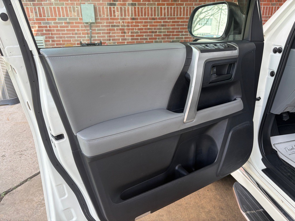 2013 Toyota 4Runner Image 12
