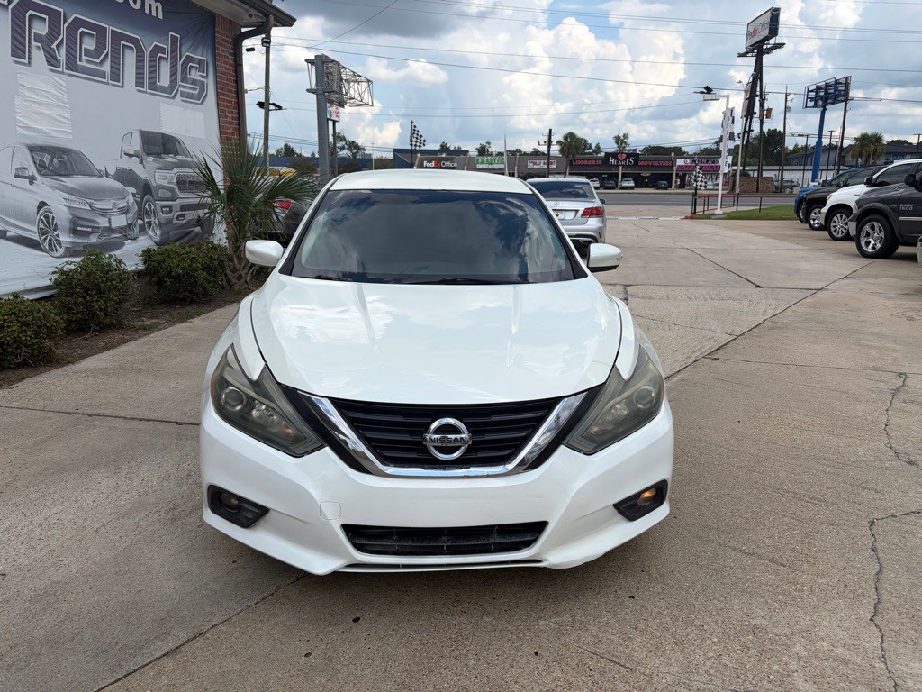 2017 Nissan Altima Image 2