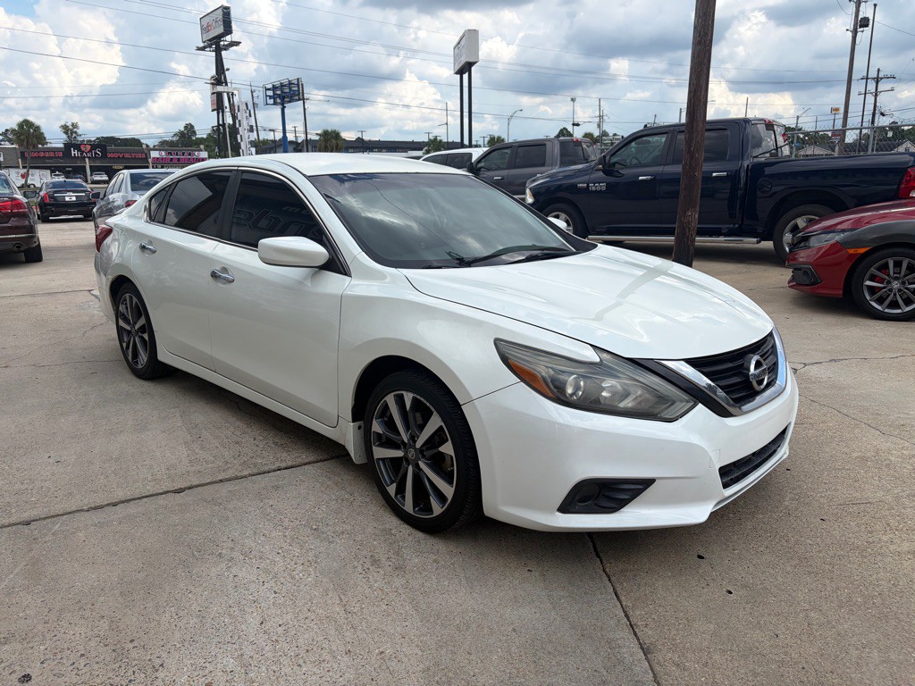 2017 Nissan Altima Image 3