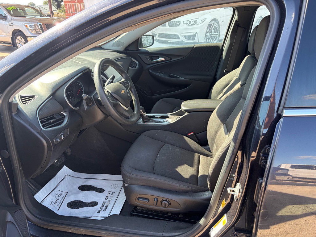 2023 Chevrolet Malibu Image 7