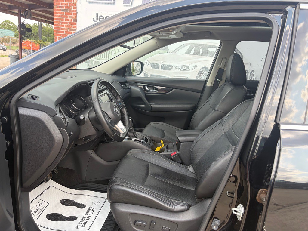 2018 Nissan Rogue Image 6