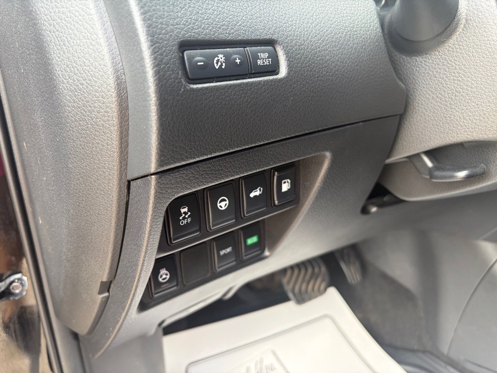 2018 Nissan Rogue Image 9