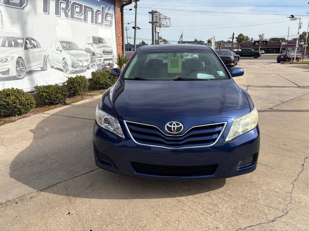 2011 Toyota Camry Image 2