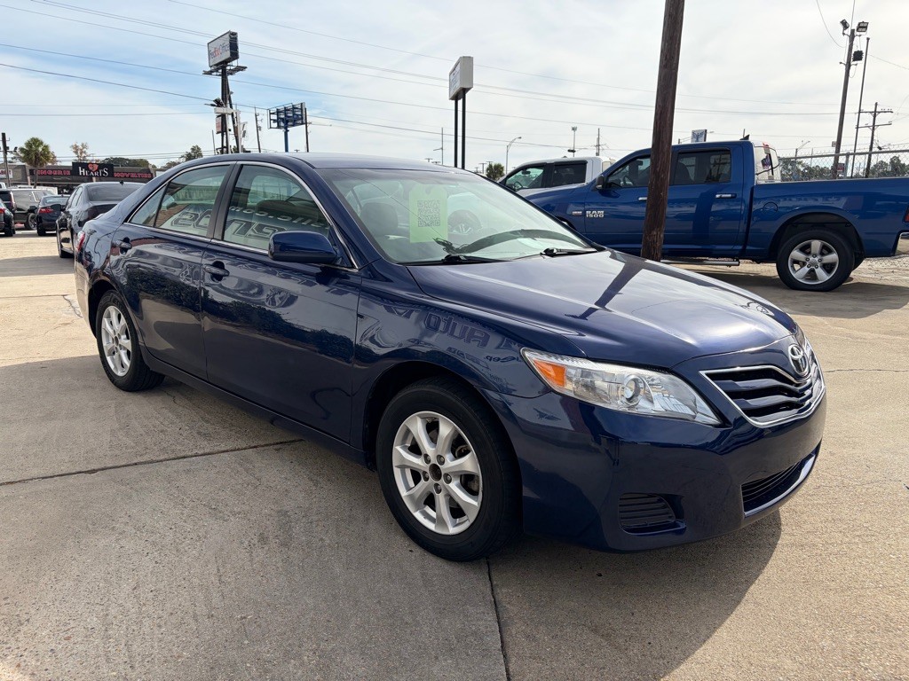 2011 Toyota Camry Image 3