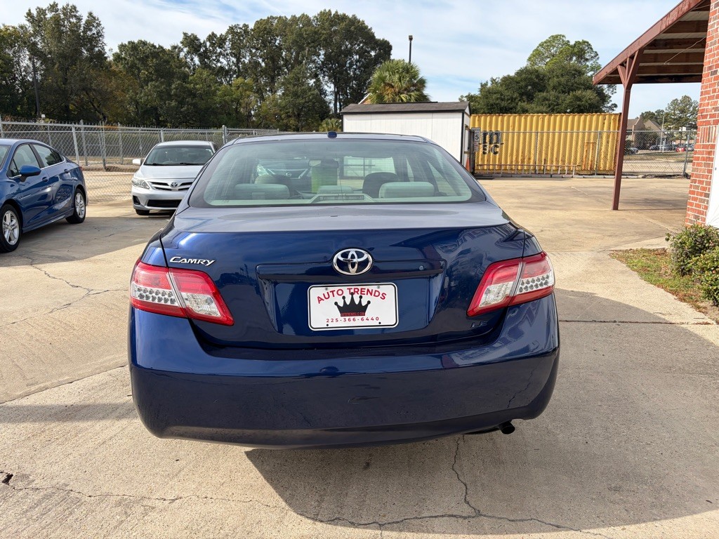 2011 Toyota Camry Image 5