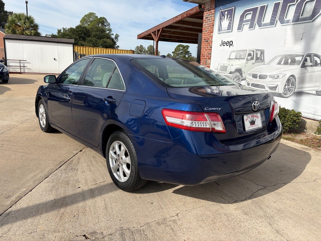2011 Toyota Camry Image 6