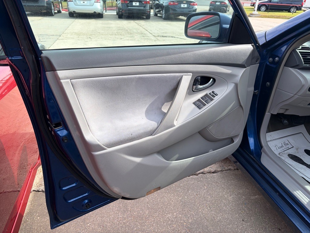 2011 Toyota Camry Image 11