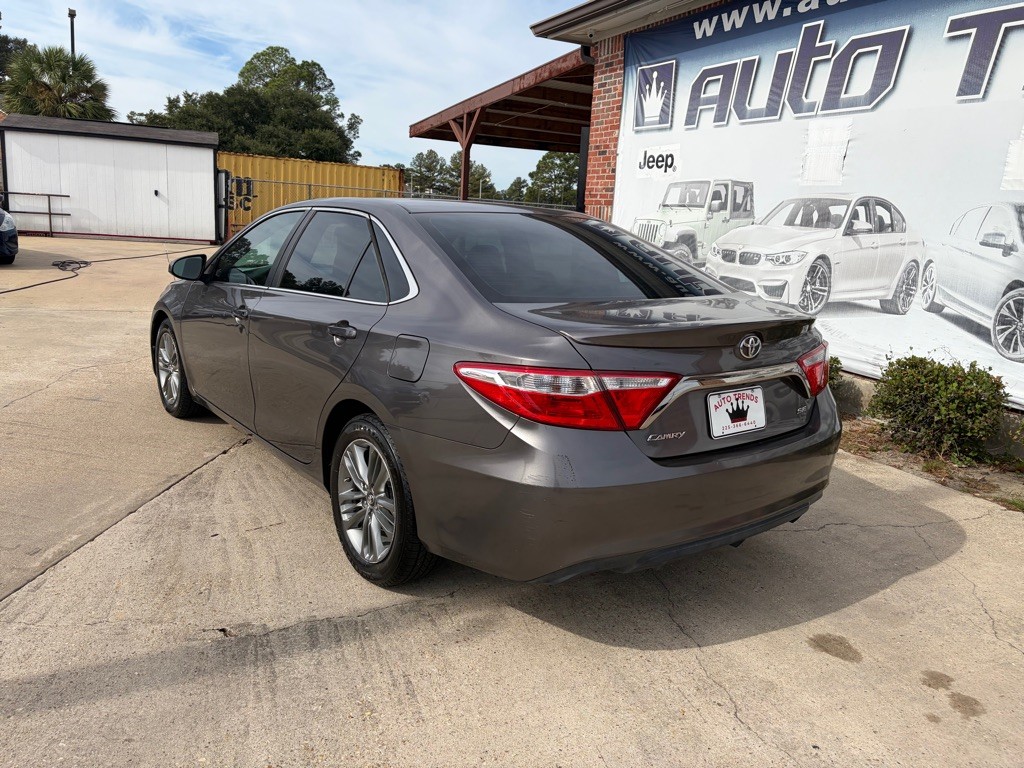 2016 Toyota Camry Image 6