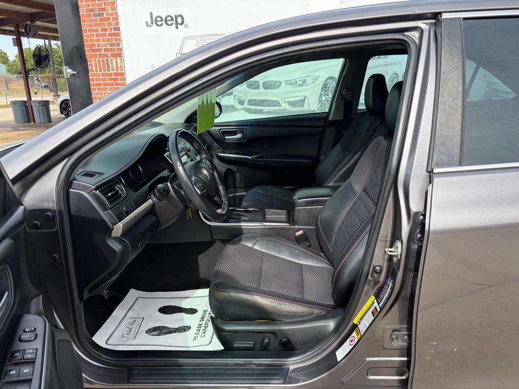 2016 Toyota Camry Image 7