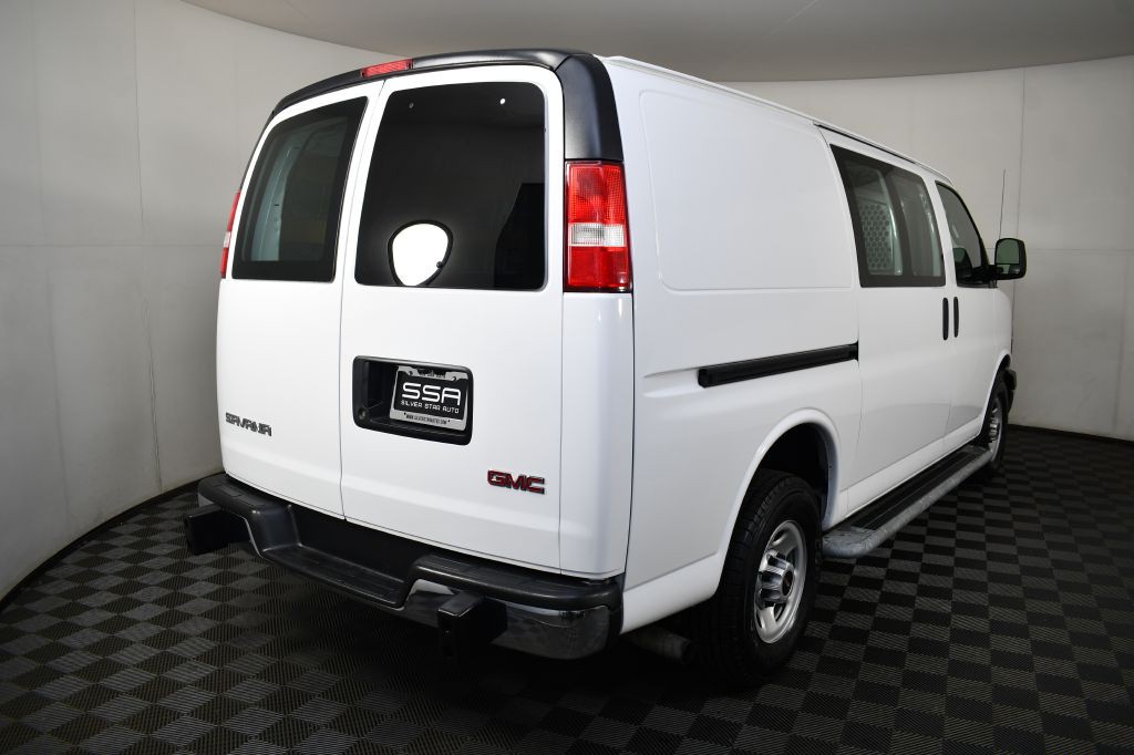 2017 GMC Savana Image 7