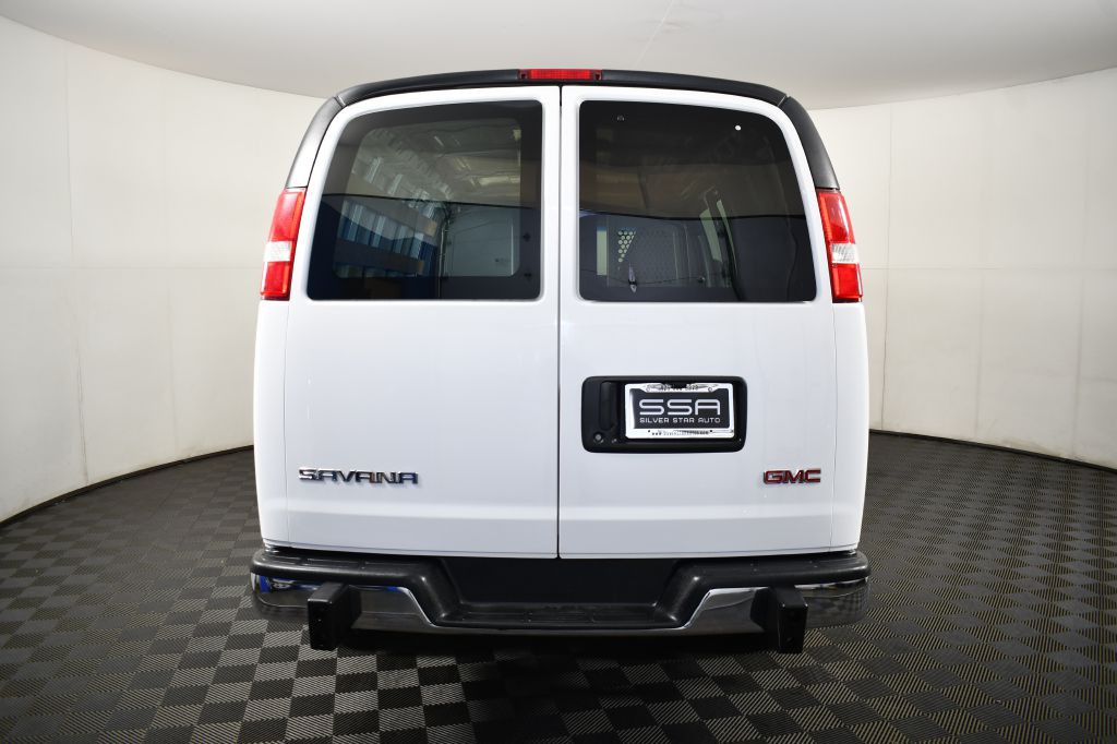 2017 GMC Savana Image 8