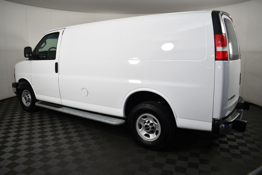 2017 GMC Savana Image 10