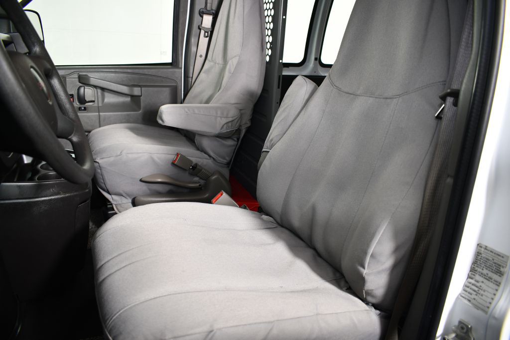 2017 GMC Savana Image 22