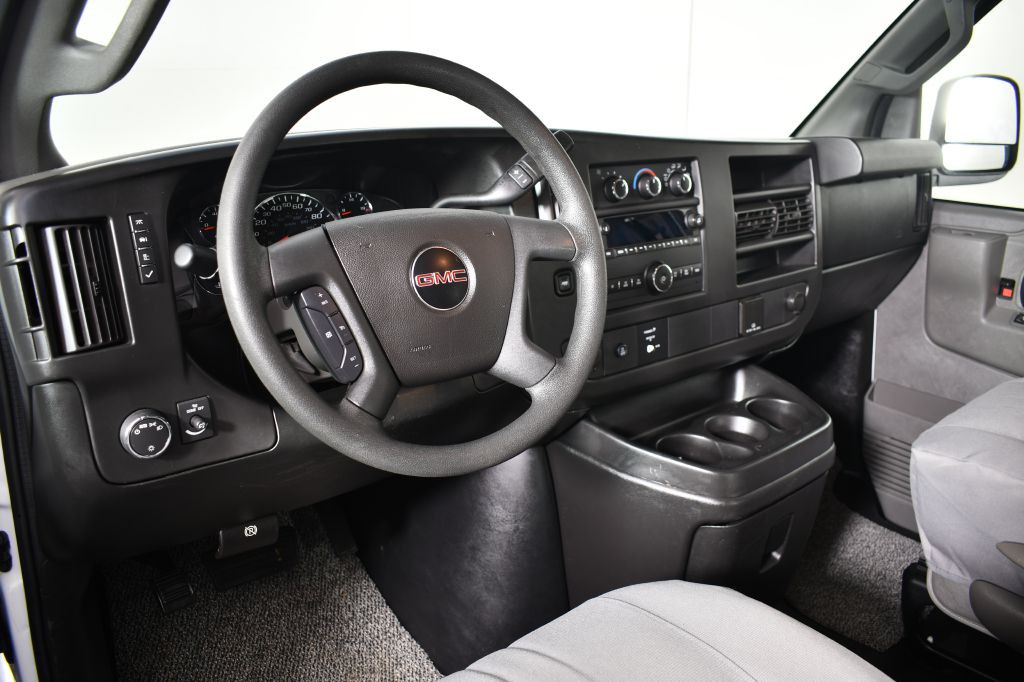 2017 GMC Savana Image 26
