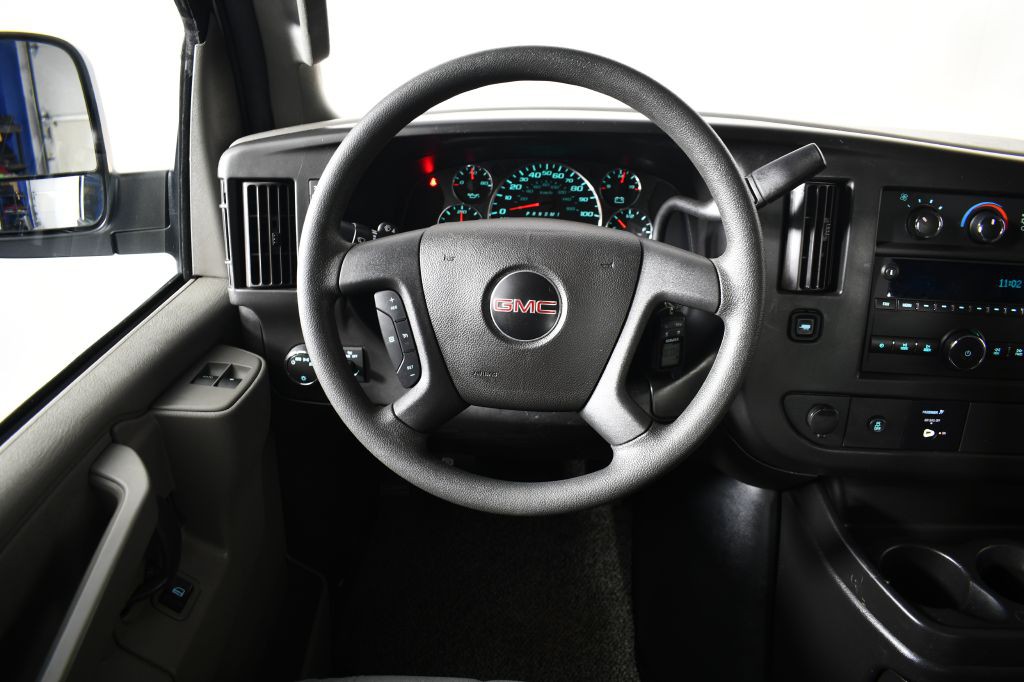2017 GMC Savana Image 29