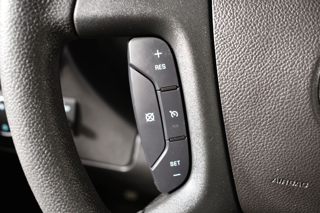 2017 GMC Savana Image 30