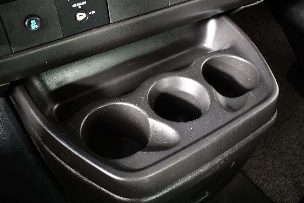 2017 GMC Savana Image 33