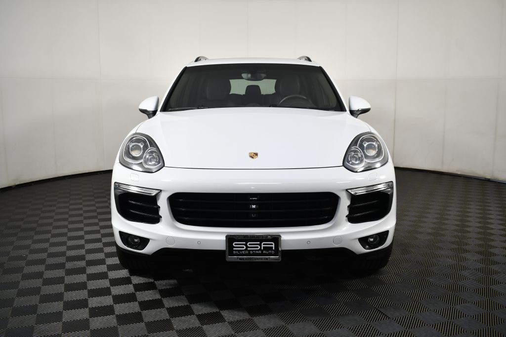 2017 Porsche Cayenne Image 2
