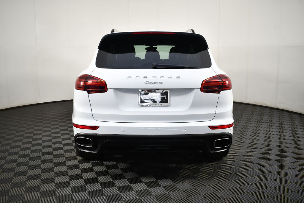 2017 Porsche Cayenne Image 8