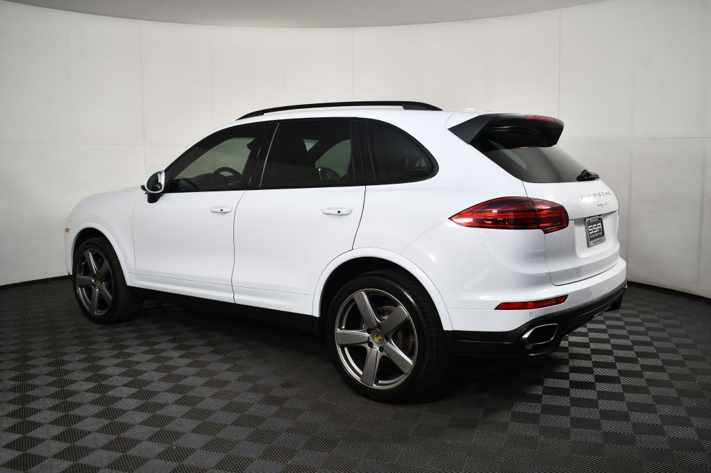 2017 Porsche Cayenne Image 10