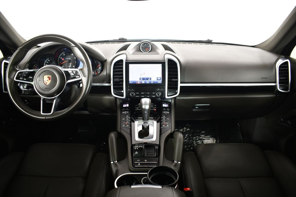 2017 Porsche Cayenne Image 13