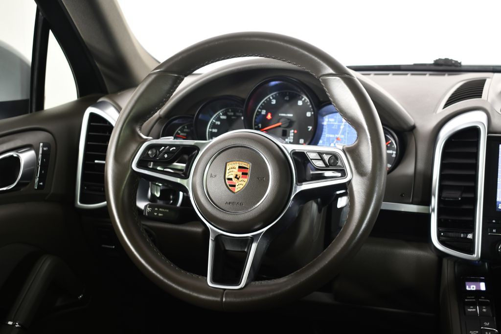 2017 Porsche Cayenne Image 23