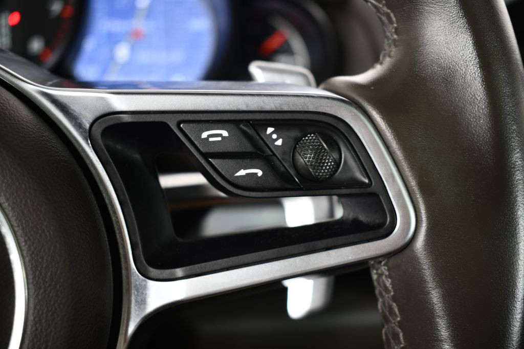 2017 Porsche Cayenne Image 25