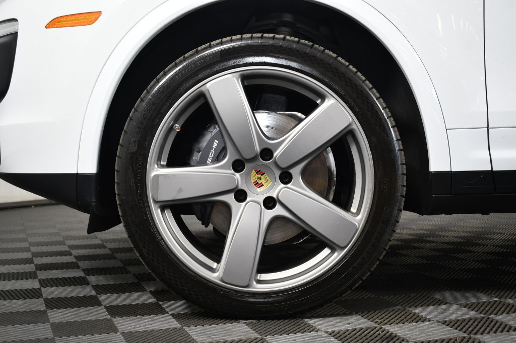 2017 Porsche Cayenne Image 49