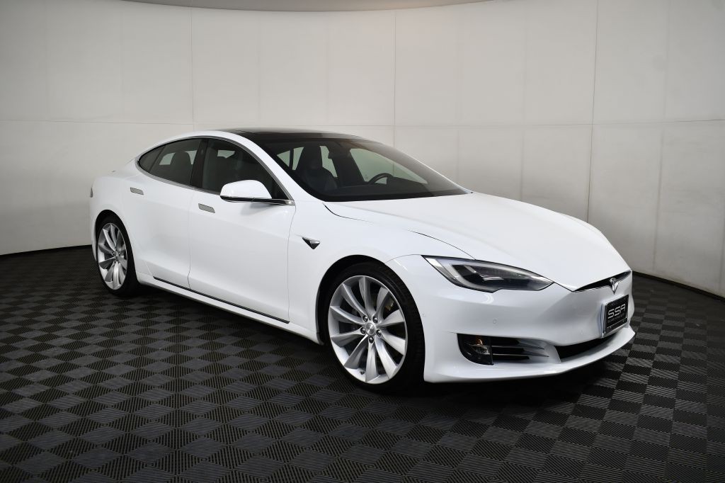 2016 Tesla Model S Image 4