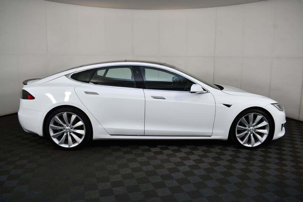 2016 Tesla Model S Image 5