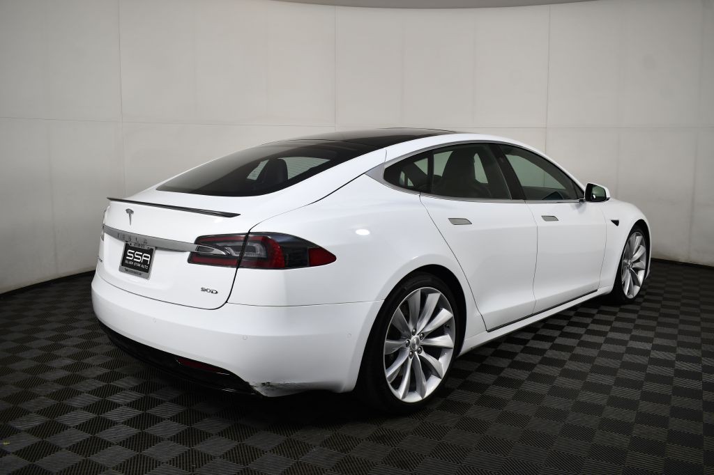 2016 Tesla Model S Image 7