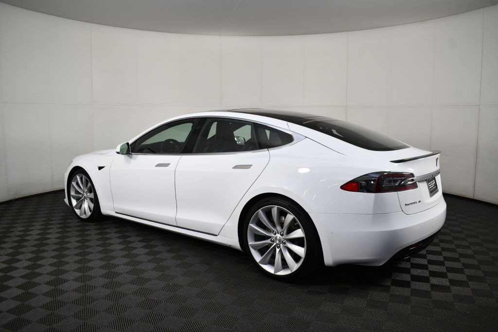 2016 Tesla Model S Image 10