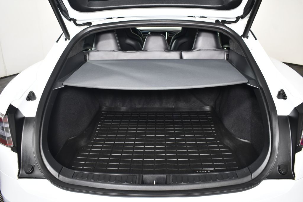 2016 Tesla Model S Image 15
