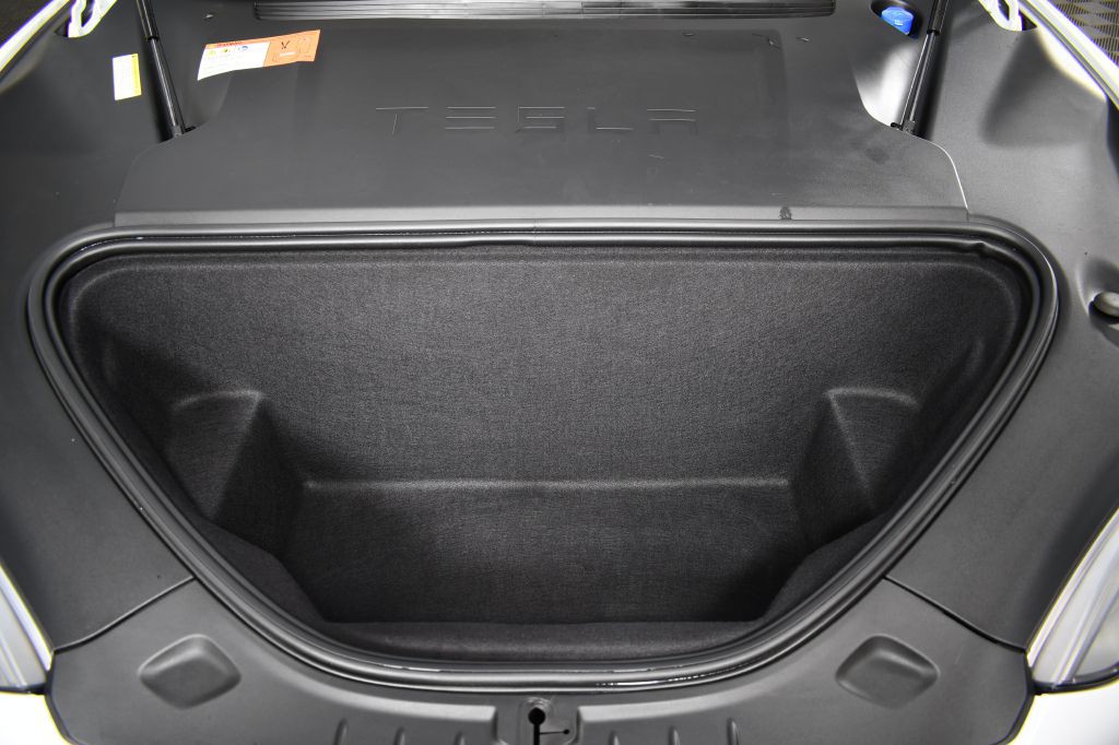 2016 Tesla Model S Image 16