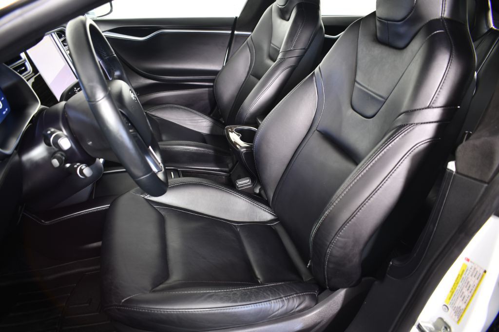 2016 Tesla Model S Image 19