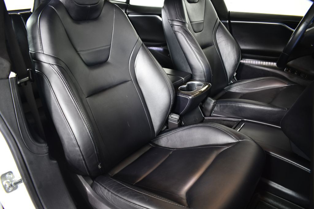 2016 Tesla Model S Image 22