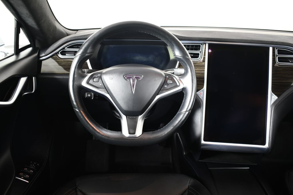 2016 Tesla Model S Image 27