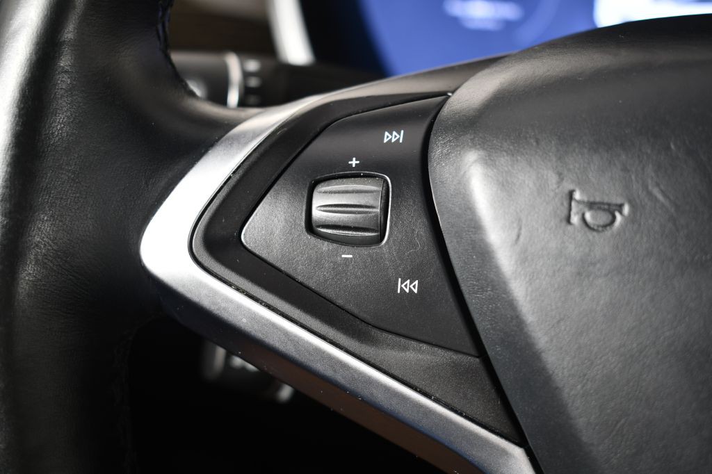 2016 Tesla Model S Image 29