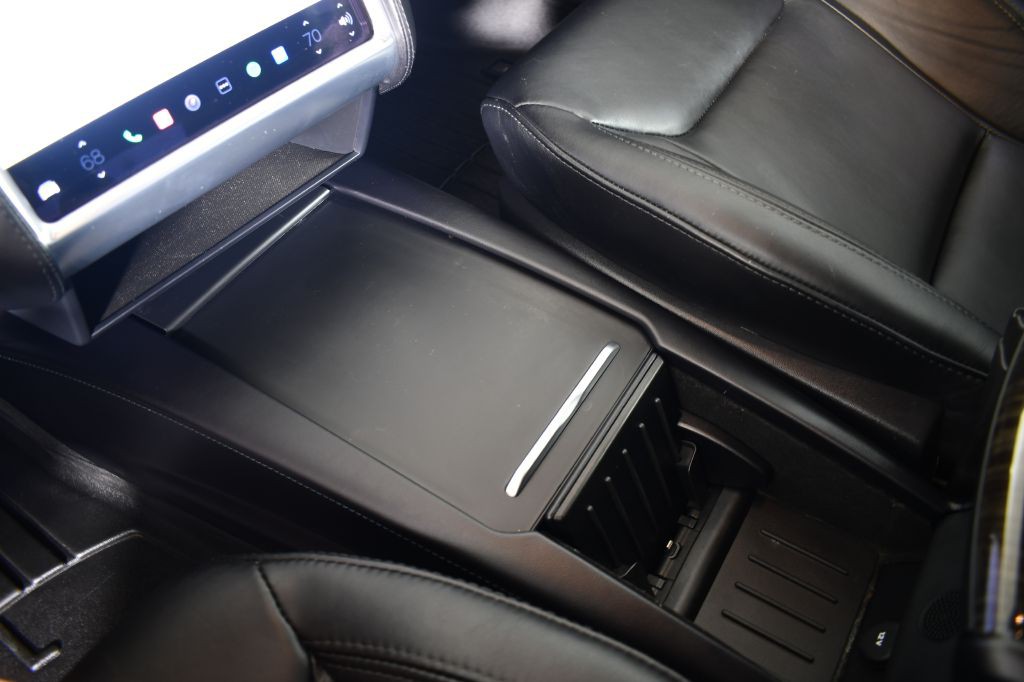 2016 Tesla Model S Image 35