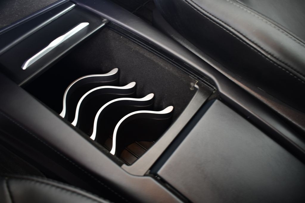2016 Tesla Model S Image 36