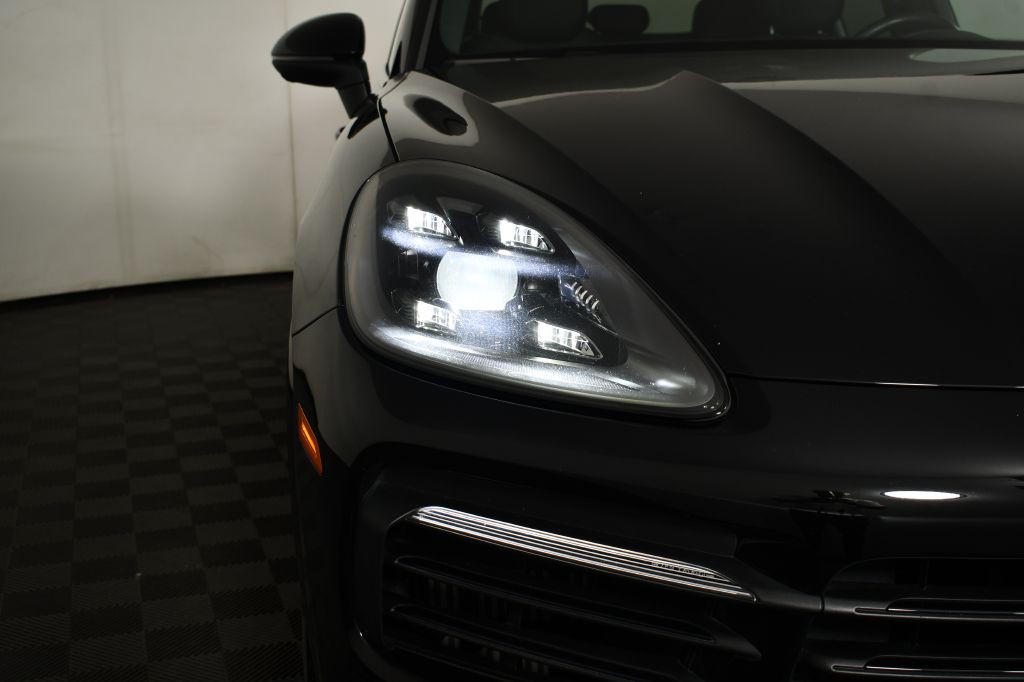 2021 Porsche Cayenne Image 16