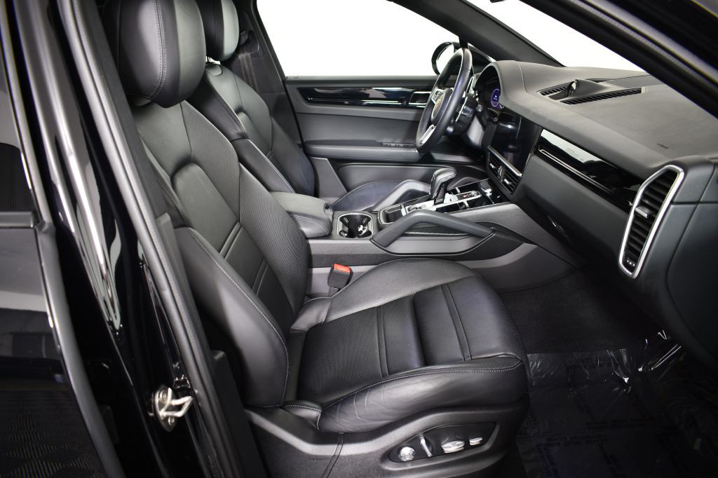2021 Porsche Cayenne Image 24