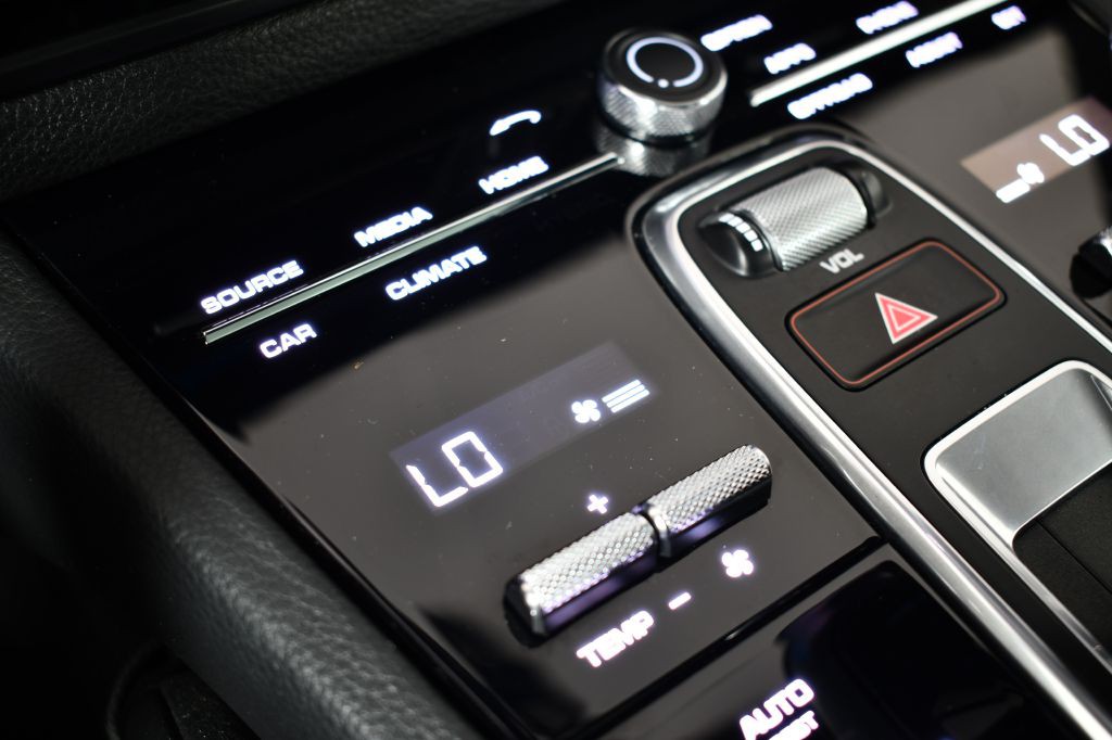 2021 Porsche Cayenne Image 49