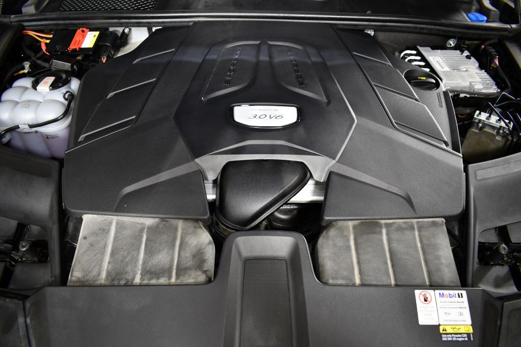 2021 Porsche Cayenne Image 57