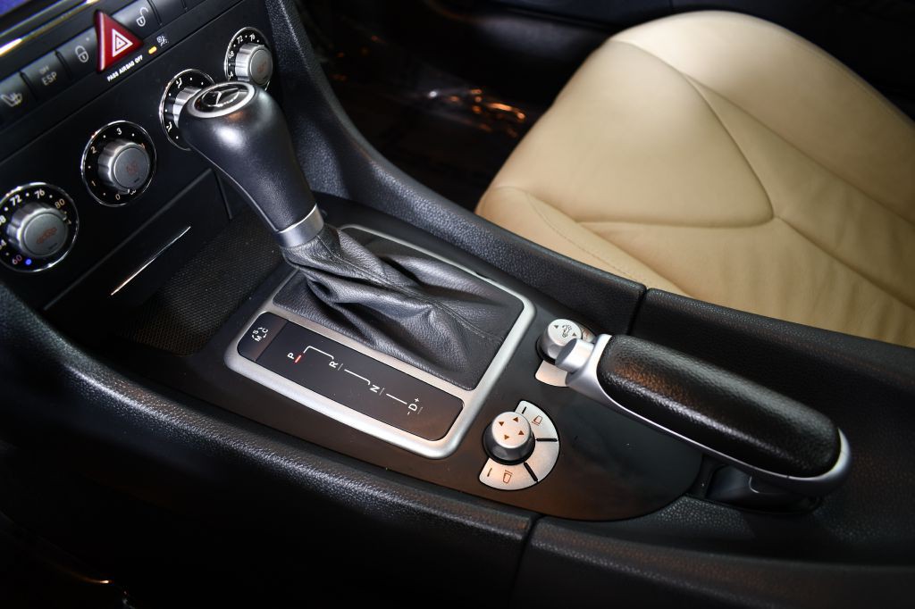 2009 Mercedes-Benz SLK-Class Image 36
