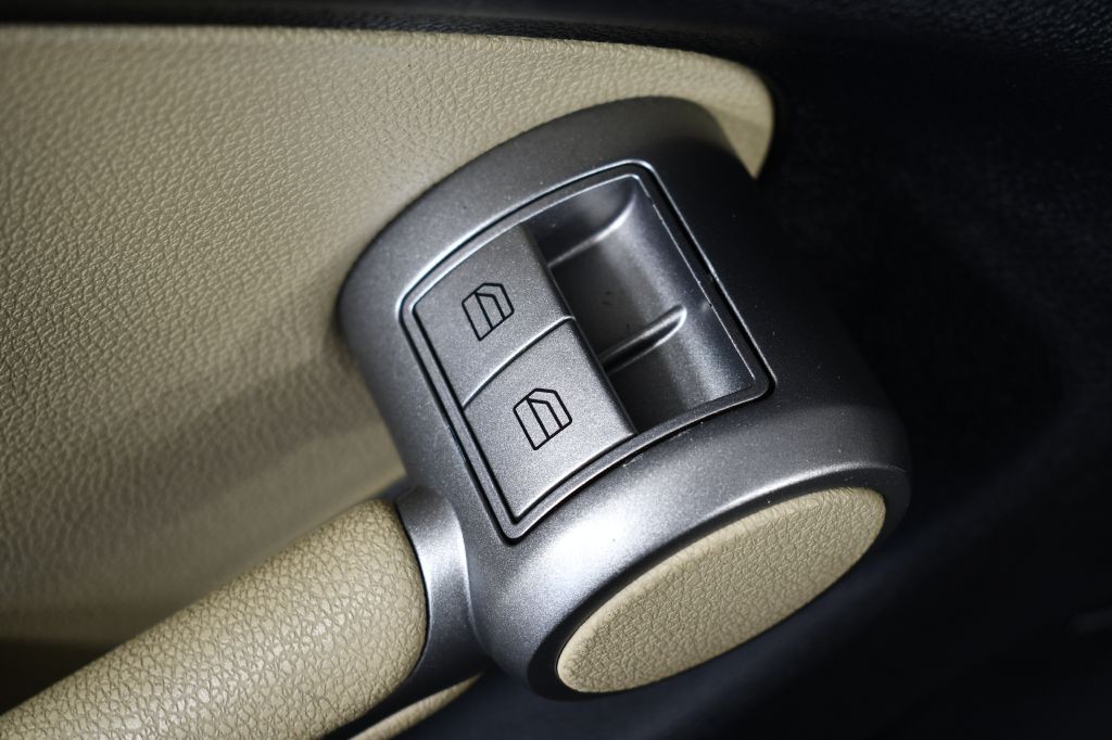 2009 Mercedes-Benz SLK-Class Image 44