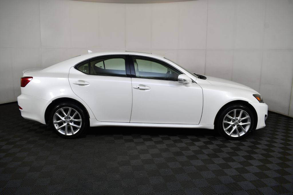 2011 Lexus IS Image 5