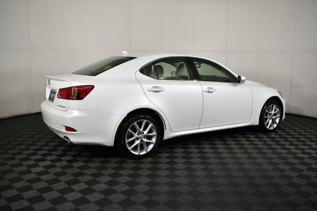 2011 Lexus IS Image 6
