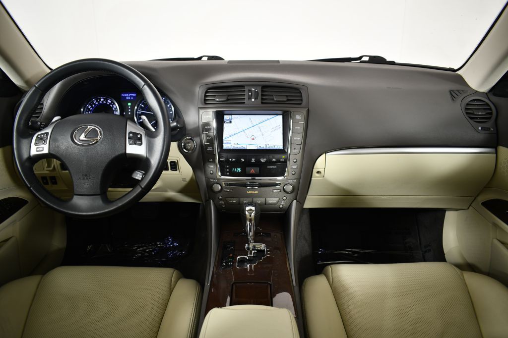 2011 Lexus IS Image 14