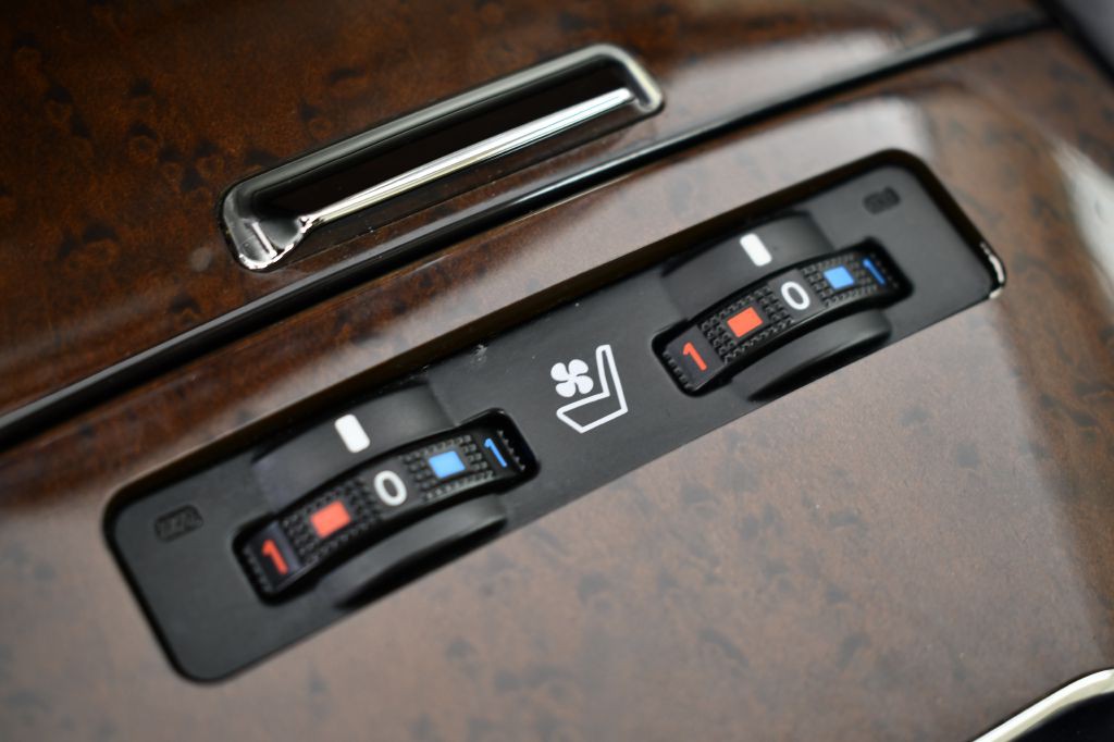 2011 Lexus IS Image 36